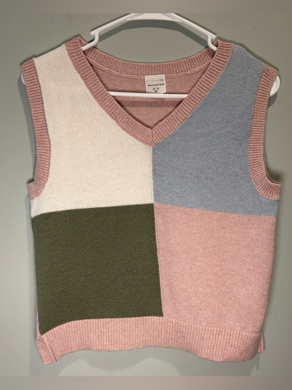 Abercrombie Kids Colorblock V-Neck Sweater Vest 13/14 Pink Multicolor